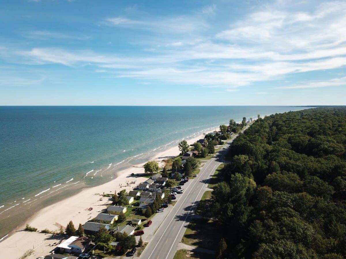 Beach Club Of Oscoda - The Lakeshore Cottage Exterior foto