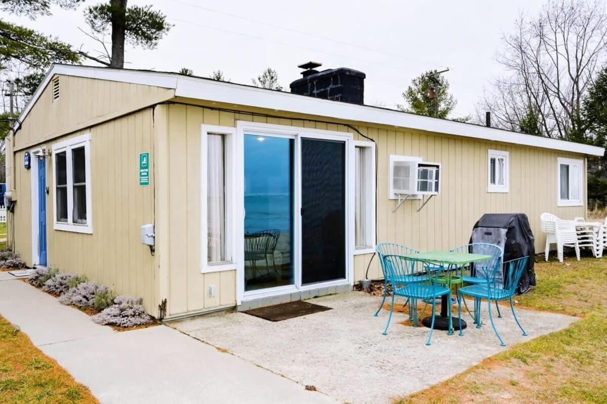 Beach Club Of Oscoda - The Lakeshore Cottage Exterior foto